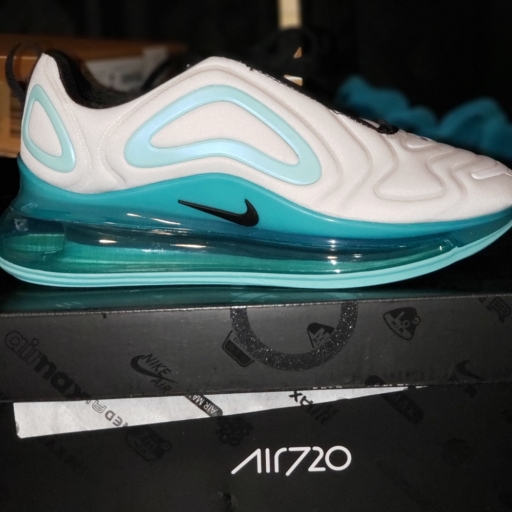 Kids 5.5 nike air max 720
